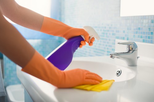 Bathroom sanitised as part of a move in cleaning service in BR1