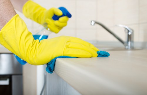 Detailed cleaning preparation and finishing touches in BR1